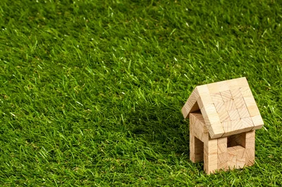 Louer ou partager ses outils : quelle solution choisir en 2026 ?