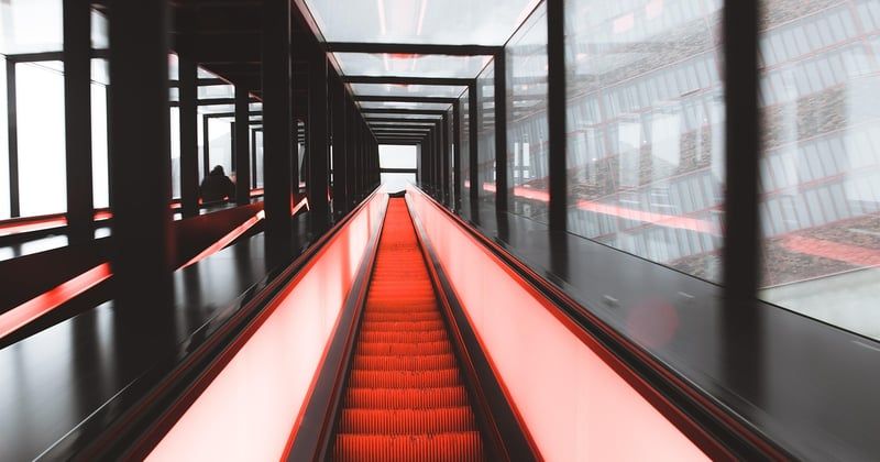 Prix d'un monte-escalier droit Stannah : le vrai tarif en 3 devis