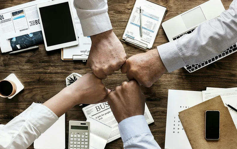Troisième pilier : coordonner et suivre le travail en temps réel